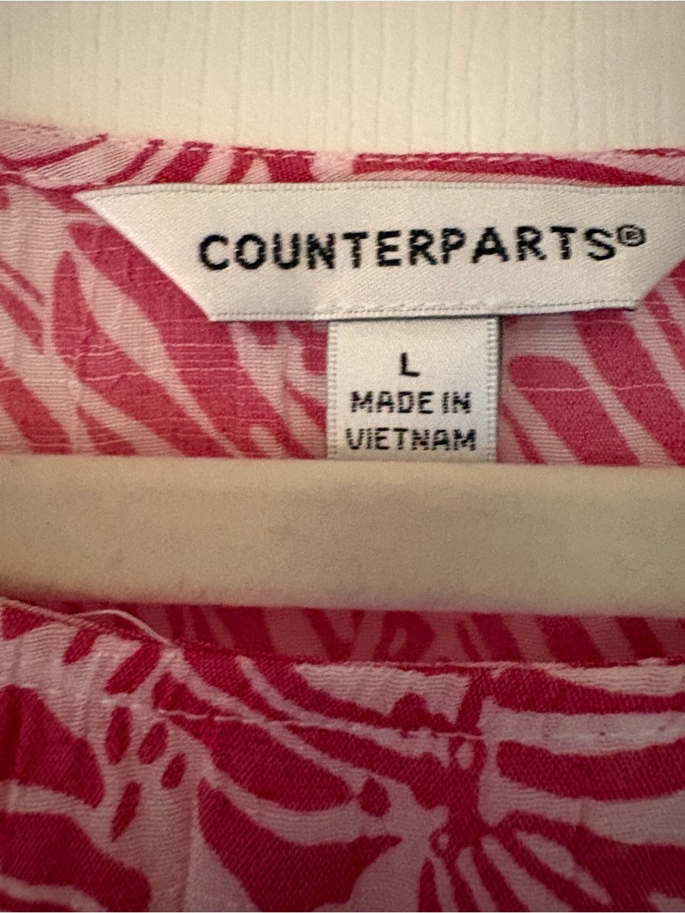 Counterparts Pink and White Leaf Tie-Front Flutter Sleeve Blouse - Picture 3 of 12